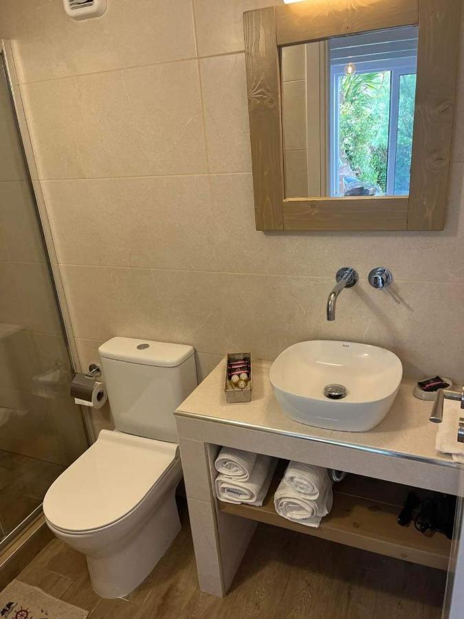 Oasis Rooms Karystos  Esterno foto